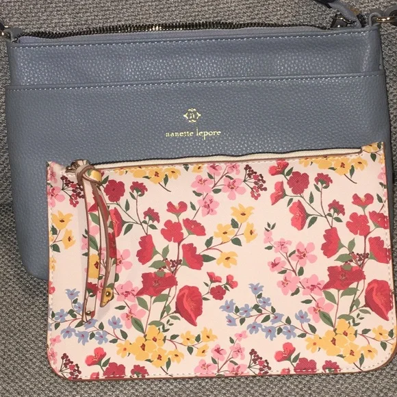 Nanette Lepore Crossbody in light blue with separate flowered organizer - Picture 4 of 4